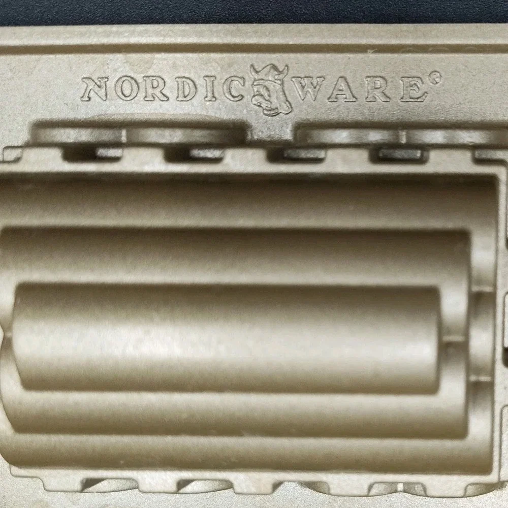 NORDIC WARE Train Cake Pan Choo‎ Choo 9-Car Duty 5 Cups Functions Great 📸👀📏
